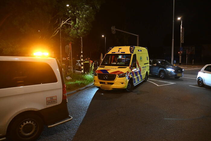 Fietsster gewond achtergelaten door automobilist