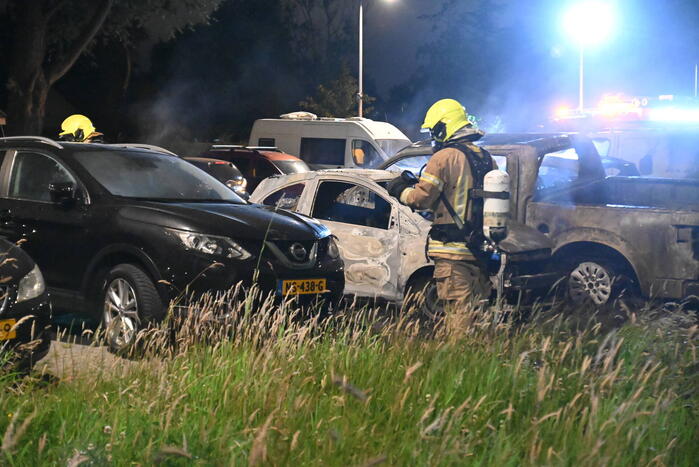 Auto's uitgebrand op parkeerplaats volkstuinvereniging