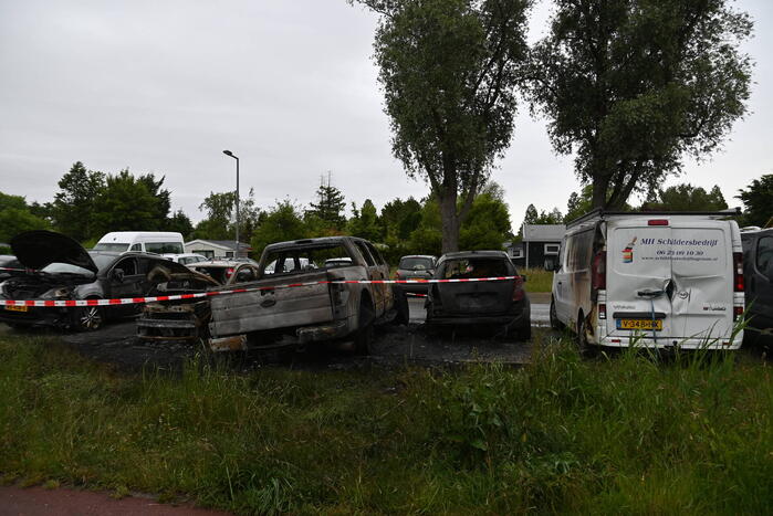 Auto's uitgebrand op parkeerplaats volkstuinvereniging