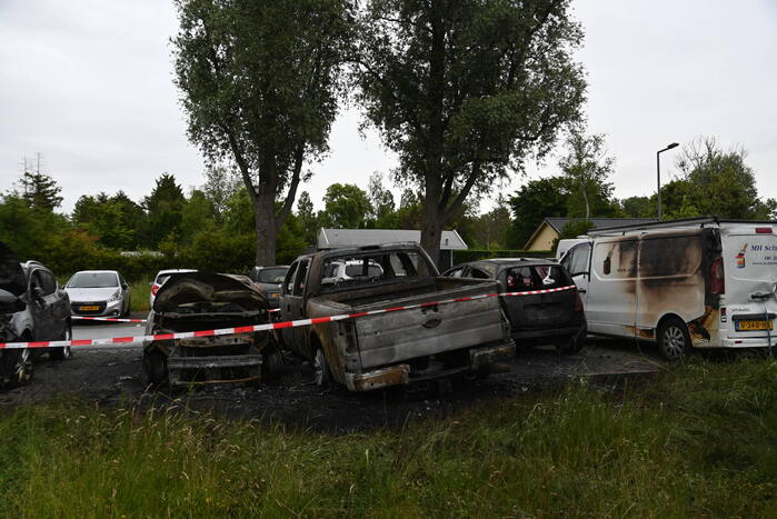 Auto's uitgebrand op parkeerplaats volkstuinvereniging