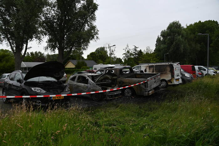 Auto's uitgebrand op parkeerplaats volkstuinvereniging