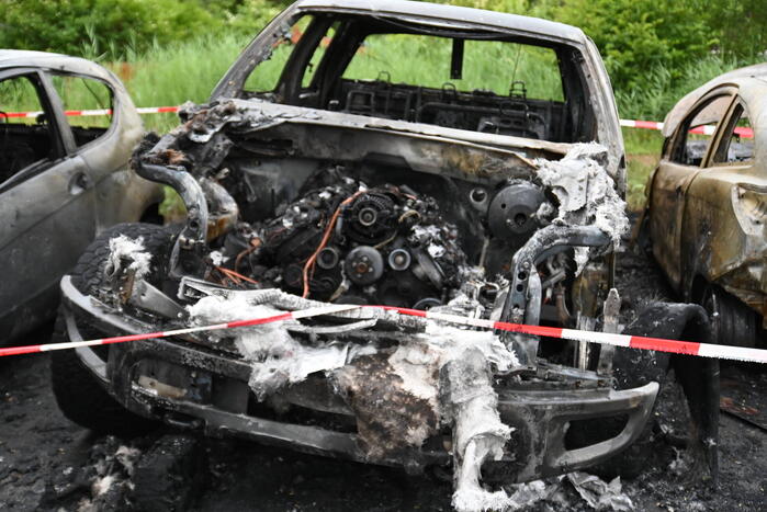 Auto's uitgebrand op parkeerplaats volkstuinvereniging