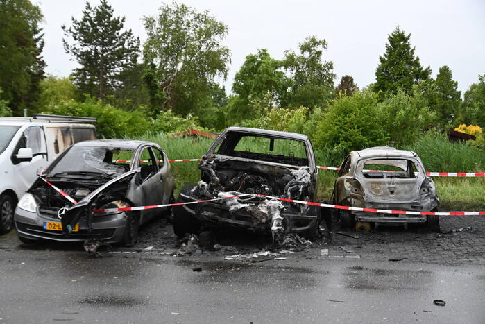 Auto's uitgebrand op parkeerplaats volkstuinvereniging