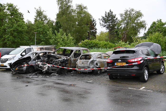 Auto's uitgebrand op parkeerplaats volkstuinvereniging