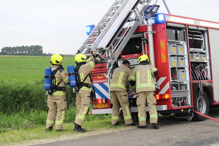 Forse rookontwikkeling bij uitslaande brand op boerderij