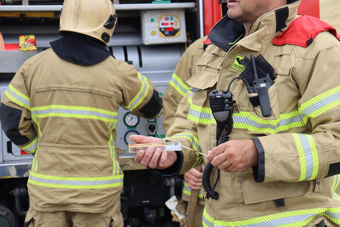 Stuk dijk in brand gestoken