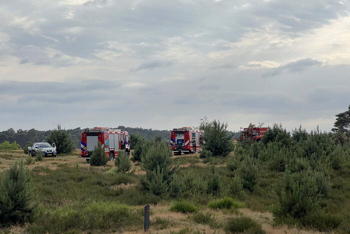 Brandweer blust brand op Brunssummerheide