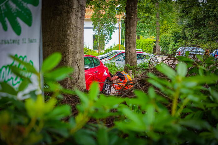 Drie voertuigen beschadigd bij ongeval op parkeerterrein