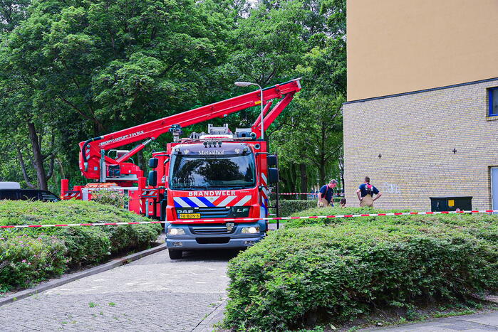 Twee woningen op 6e en 7e verdieping flatgebouw verwoest