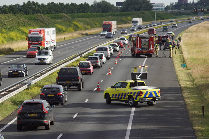 Verkeershinder door voertuigbrand op snelweg