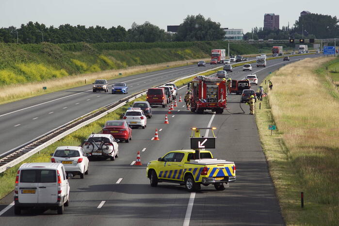 Verkeershinder door voertuigbrand op snelweg