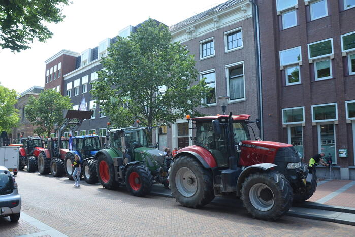 Boeren voeren actie bij Provinciehuis