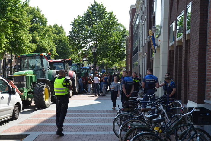 Boeren voeren actie bij Provinciehuis
