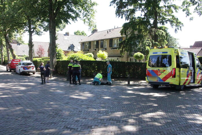 Wielrenner gewond bij aanrijding met bestelwagen