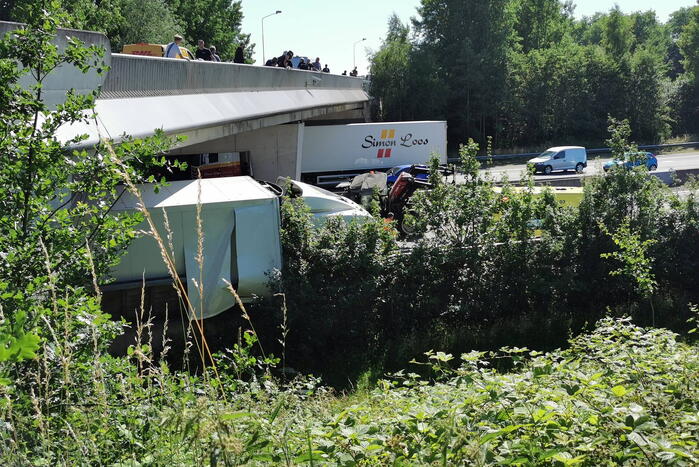 Snelweg afgesloten na ongeval met tractor