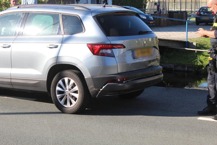 Twee auto's lopen schade op bij botsing