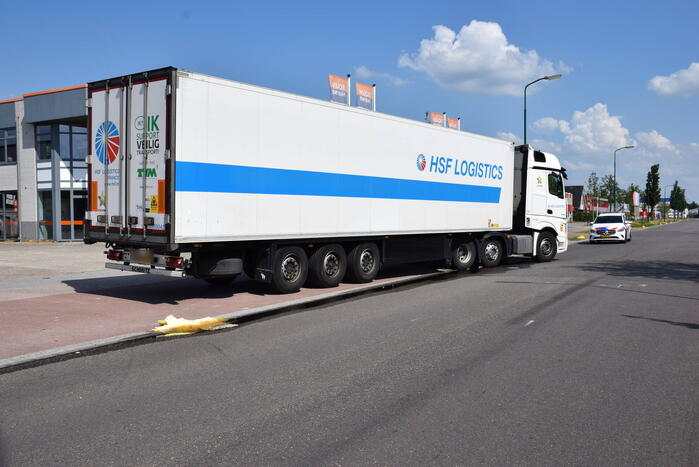 Vrachtwagen verliest liters diesel