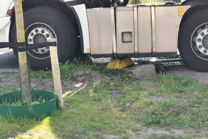 Vrachtwagen verliest liters diesel