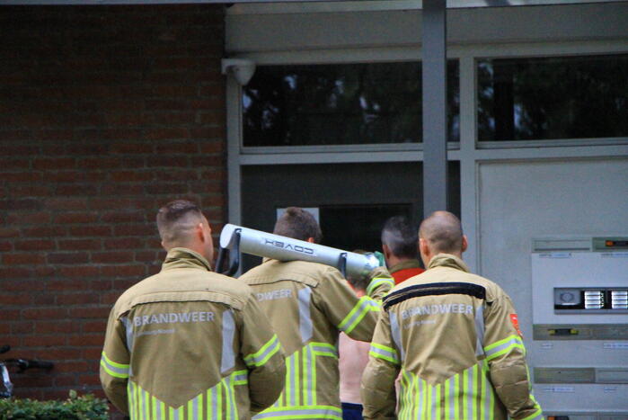 Bewoner sluit zichzelf buiten met pan nog op het vuur