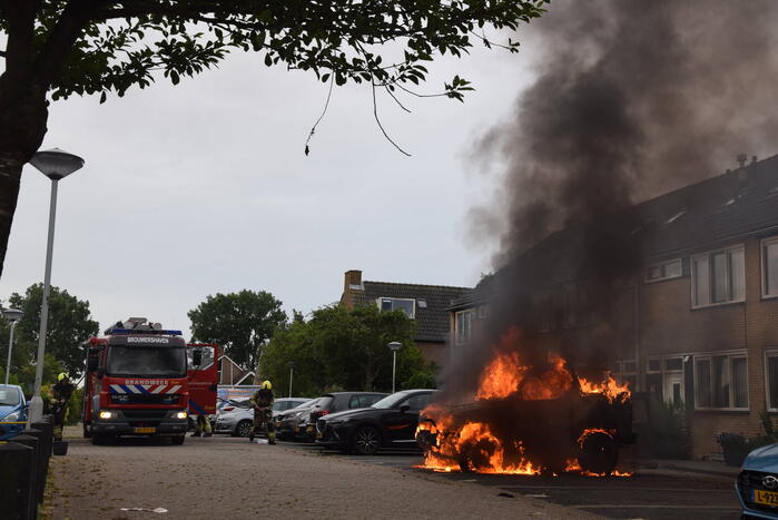 Auto volledig uitgebrand