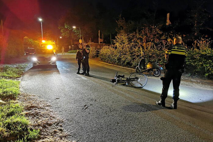 Ernstig ongeval tussen fietser en scooterrijder