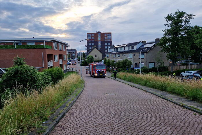 Auto rolt van dijk af