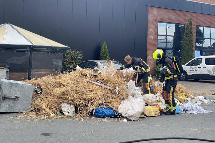 Lading van vuilniswagen in brand bij kwekerij Rozenhof