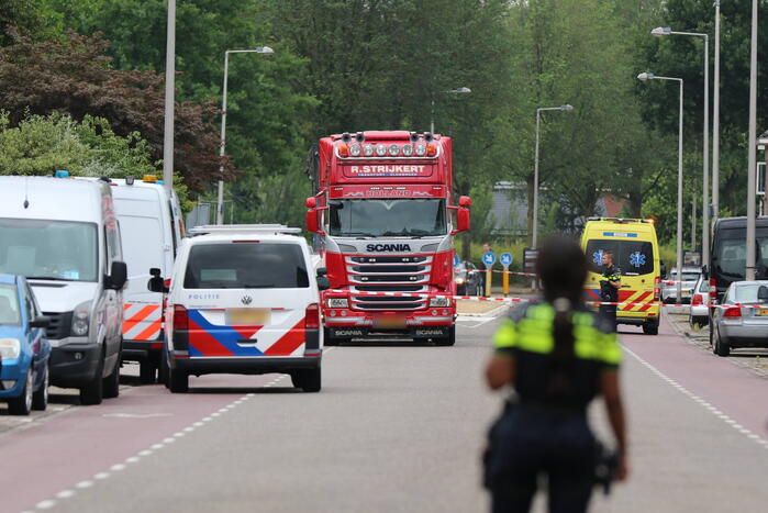 Dode bij ongeval tussen scooterrijder en vrachtwagen