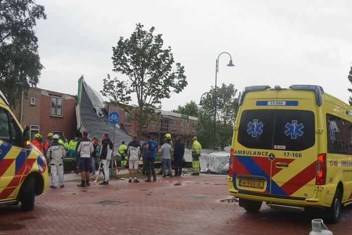 Windhoos richt grote schade aan, een dode