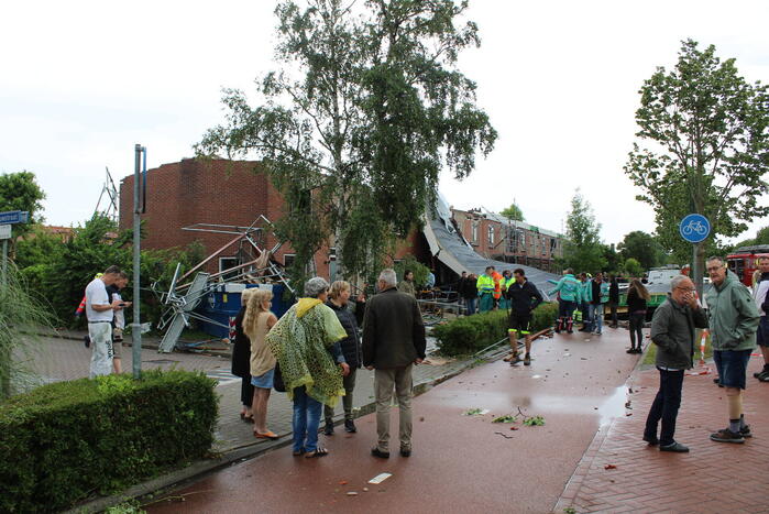 Windhoos richt grote schade aan, een dode