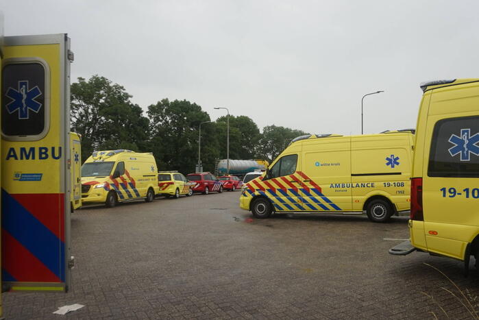 Windhoos richt grote schade aan, een dode