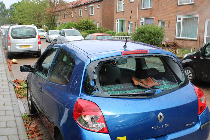 Windhoos richt grote schade aan, een dode