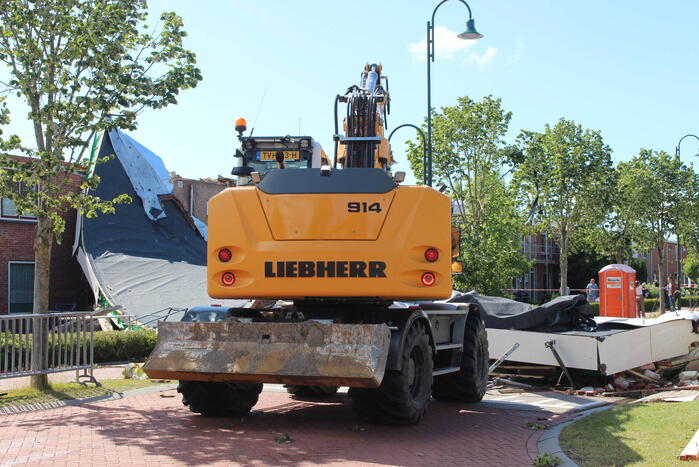 Windhoos richt grote schade aan, een dode