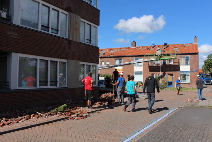 Windhoos richt grote schade aan, een dode