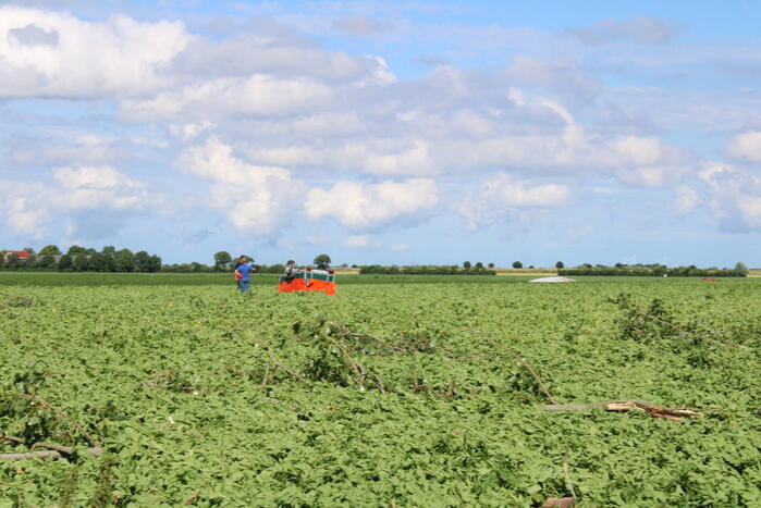Windhoos richt grote schade aan, een dode