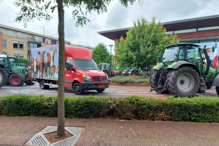 Boze boeren protesteren bij gemeentehuis