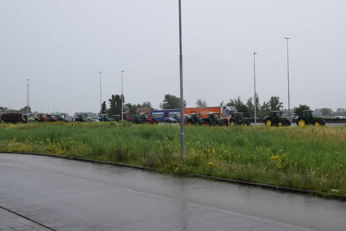 Boeren blokkeren snelweg