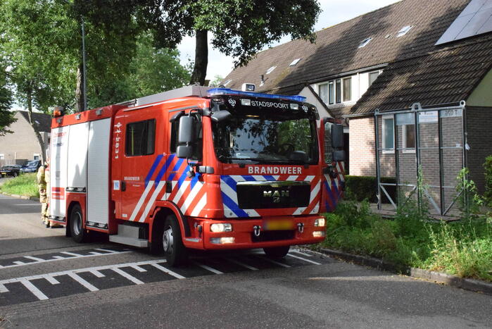 Brandweer hengelt sleutels uit put