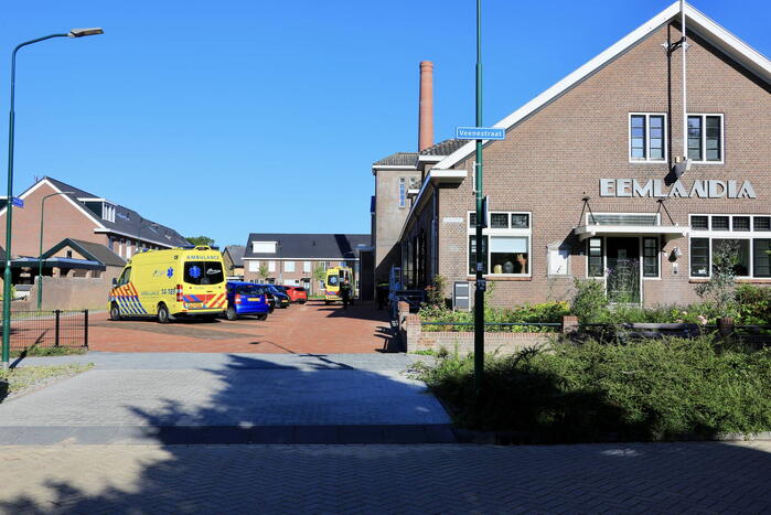 Traumahelikopter landt voor incident in voormalige zuivelfabriek Eemlandia