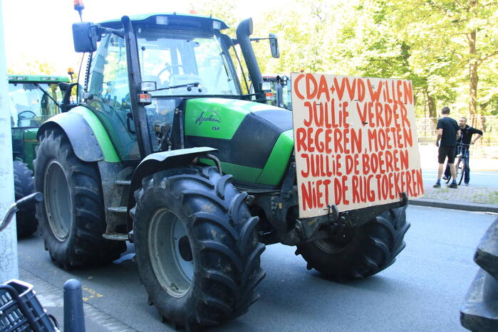Boeren demonstreren bij de Tweede Kamer