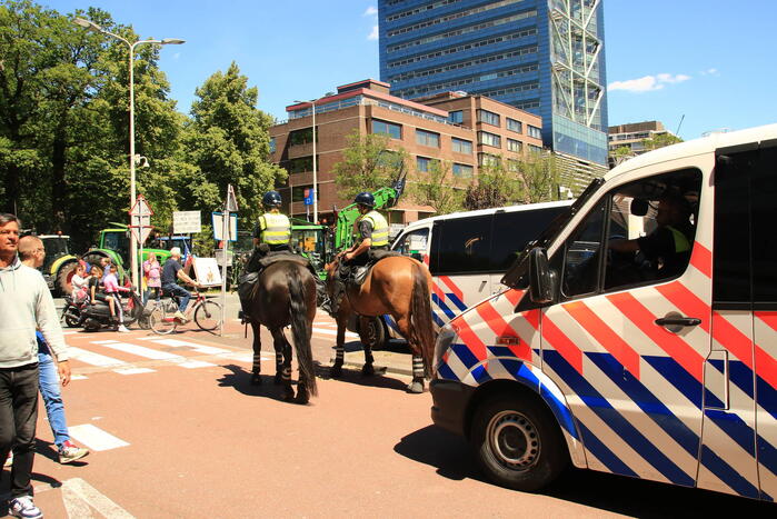 Boeren demonstreren bij de Tweede Kamer