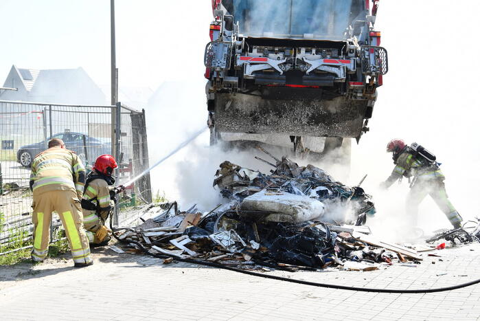 Brand in vuilniswagen