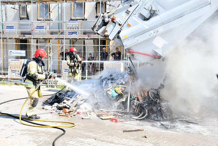 Brand in vuilniswagen
