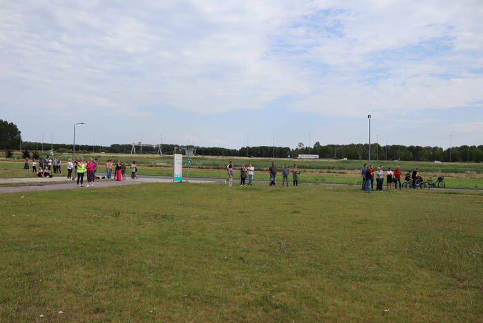 Veel rook uit bedrijfspand na brand