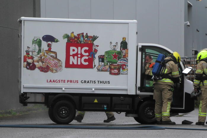 Elektrische bezorgwagen Picnic vliegt in brand
