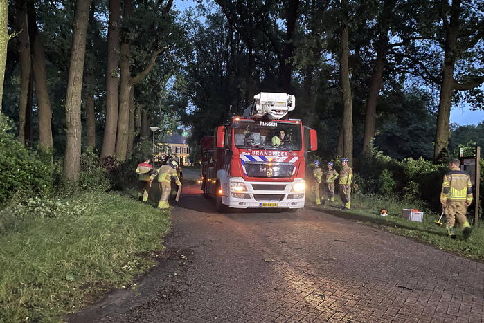 Straten onderwater door hoosbui