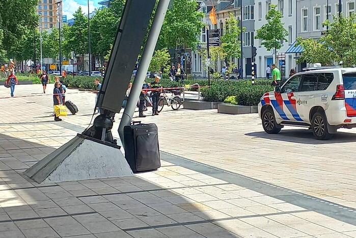 Hal NS-station ontruimd na mogelijk verdacht pakketje