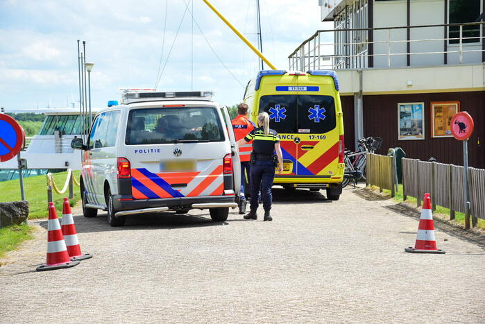 Traumahelikopter landt voor incident op partyschip