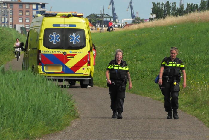 Man gewond na val van dijk