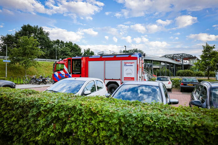 Racefiets vliegt in brand bij NS-station